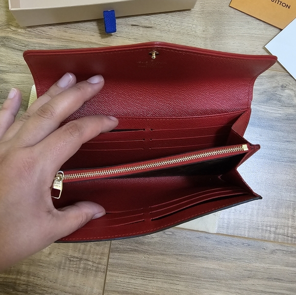 LOUIS VUITTON 2015 LV Monogram Sarah Retiro Wallet - Picture 12 of 17